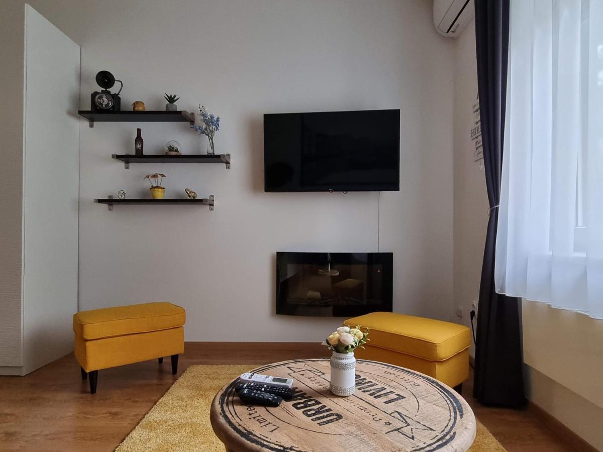 Flora Apartman Apartment แซแก็ด ภายนอก รูปภาพ