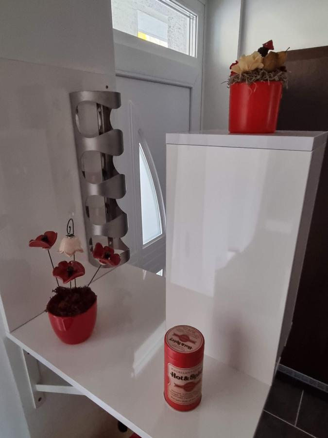Flora Apartman Apartment แซแก็ด ภายนอก รูปภาพ