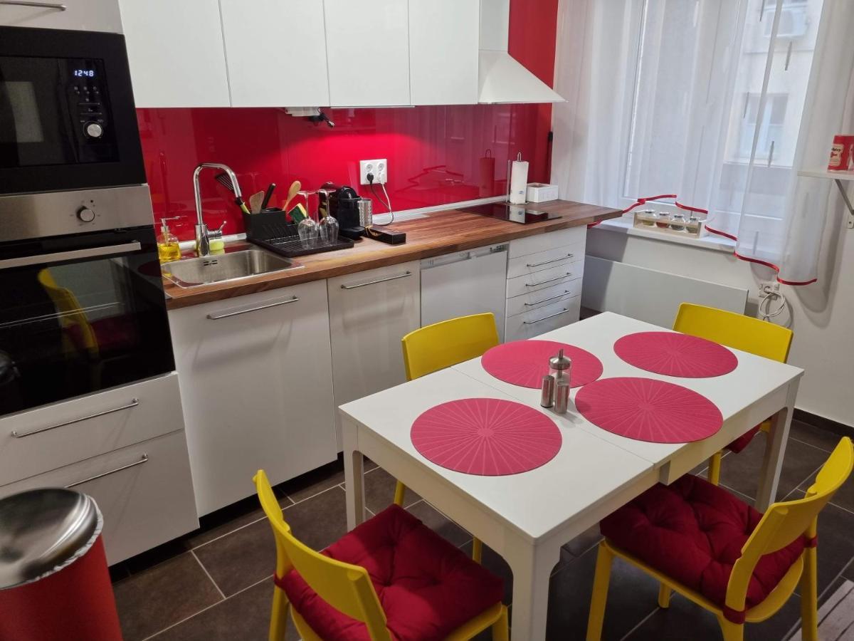 Flora Apartman Apartment แซแก็ด ภายนอก รูปภาพ