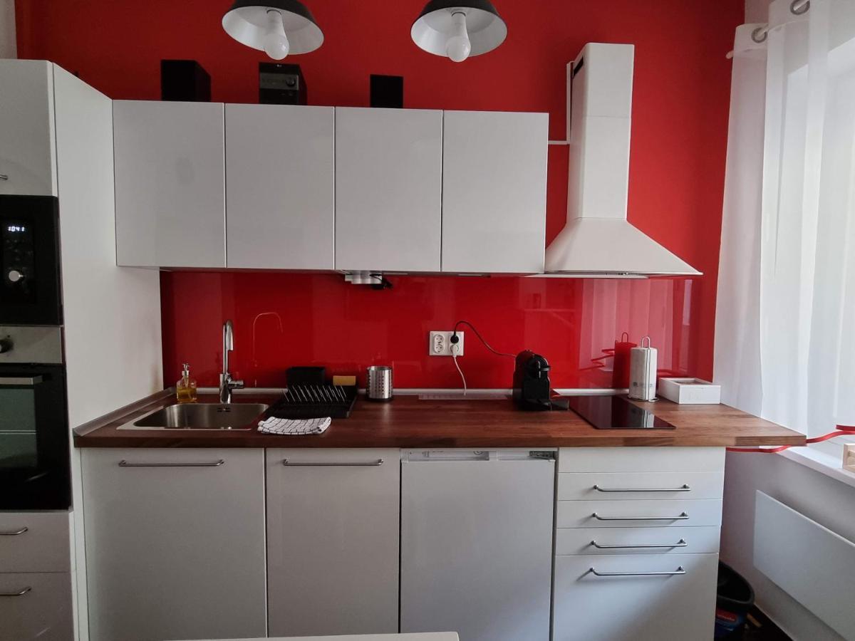 Flora Apartman Apartment แซแก็ด ภายนอก รูปภาพ